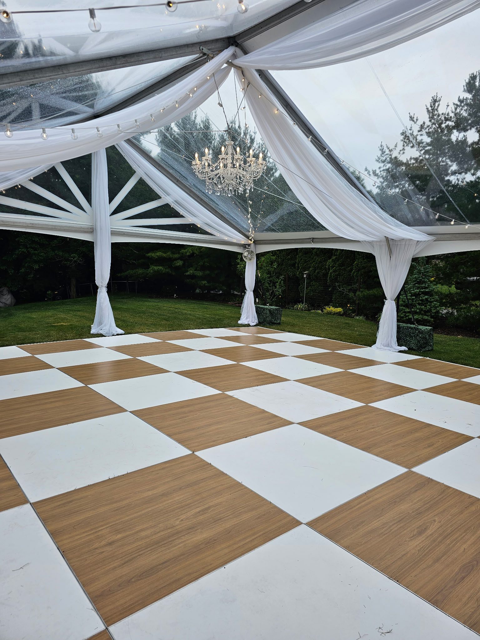 4′ x 4′ Oak & White Dance Floor Section