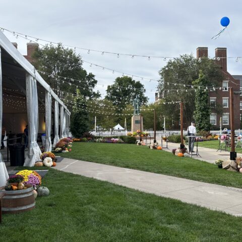 8′ Wood Post Upright (Freestanding) Rental in Rochester, NY