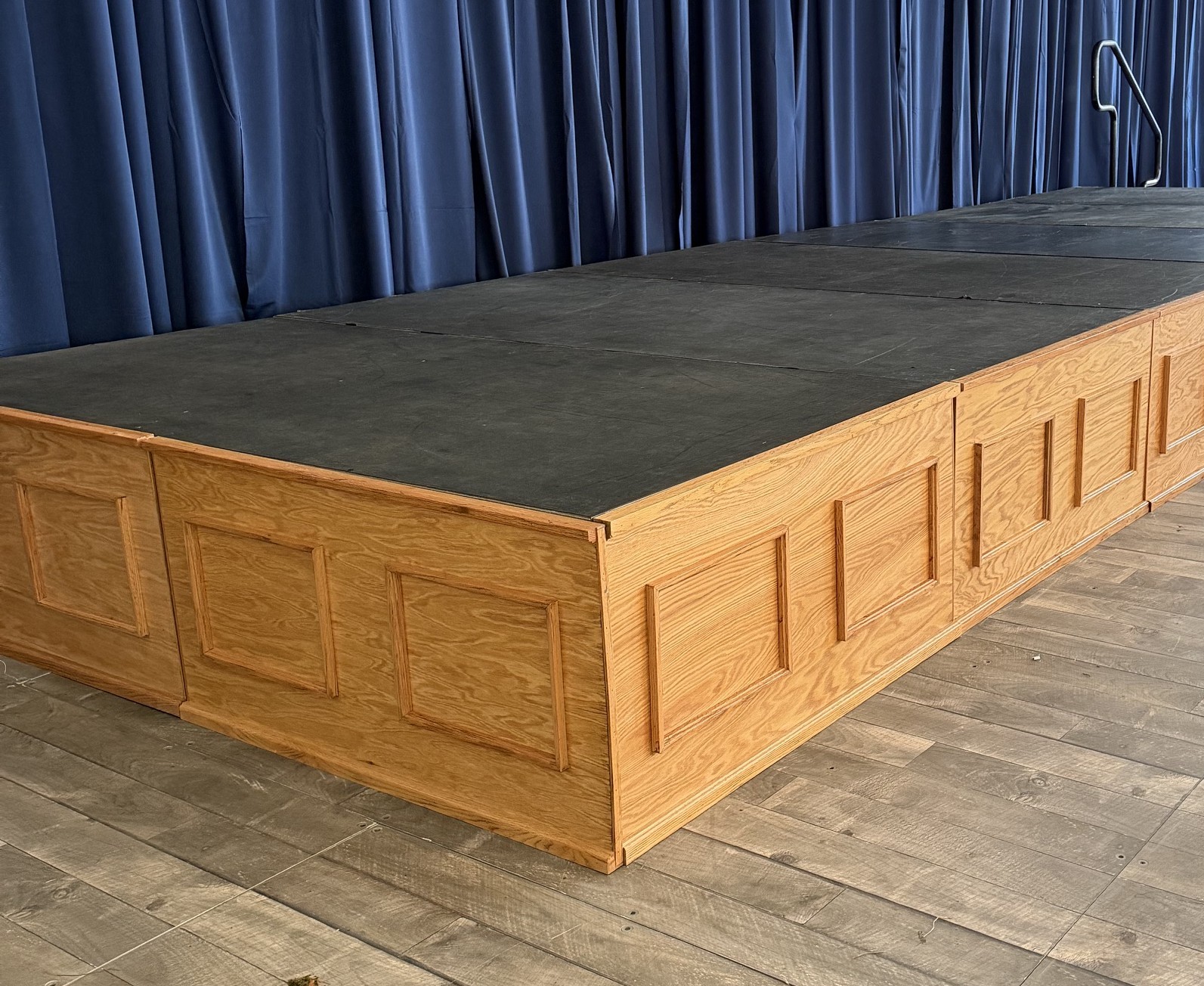 4’x2′ Oak Raised Panel Stage Surround